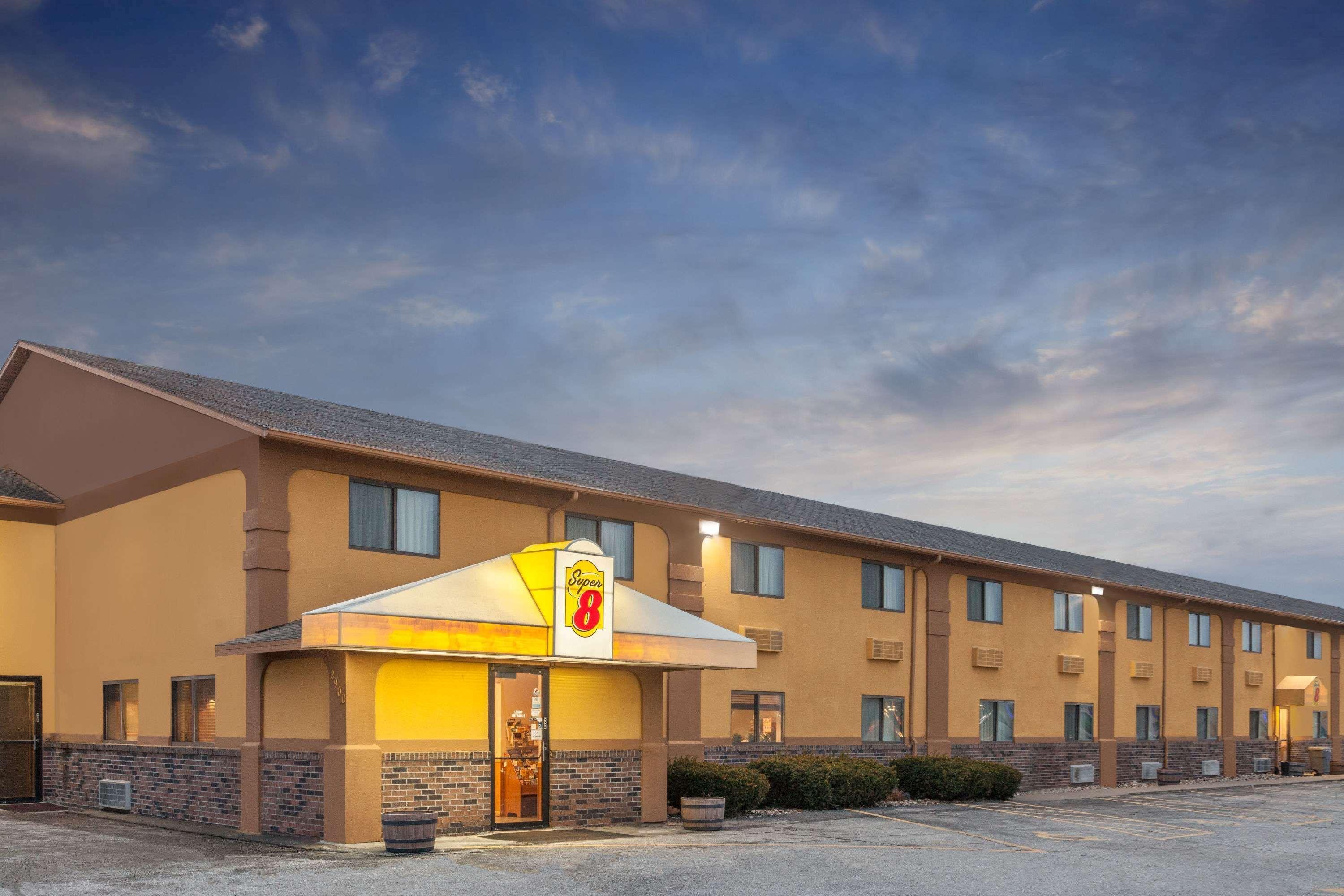 Super 8 By Wyndham Muscatine Hotel Kültér fotó