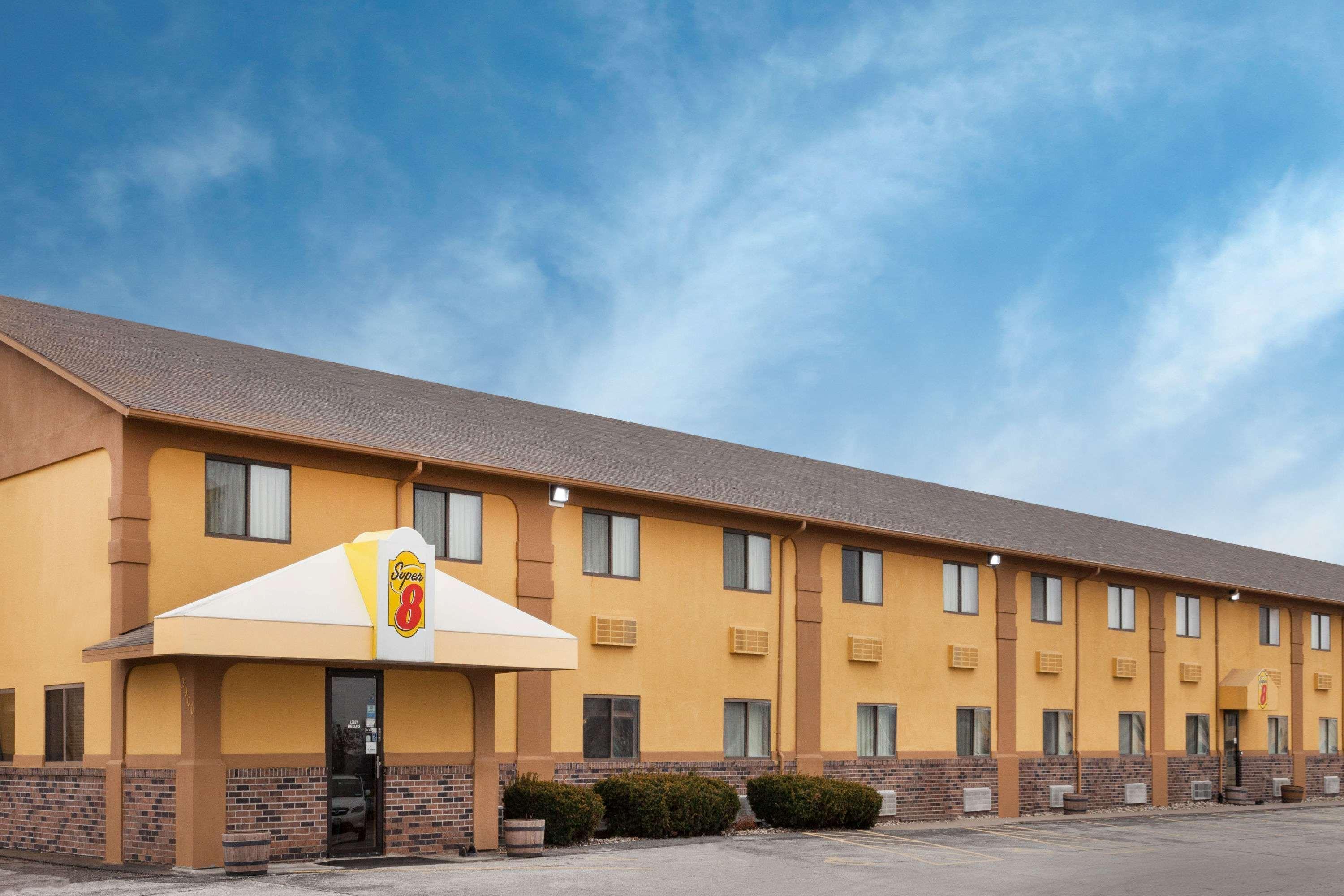 Super 8 By Wyndham Muscatine Hotel Kültér fotó
